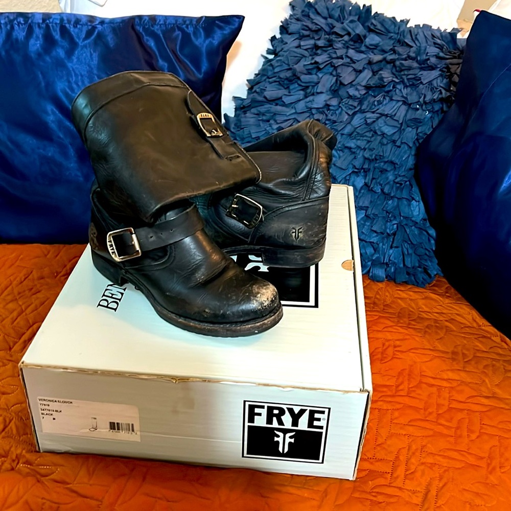 Frye distressed boots Size 7